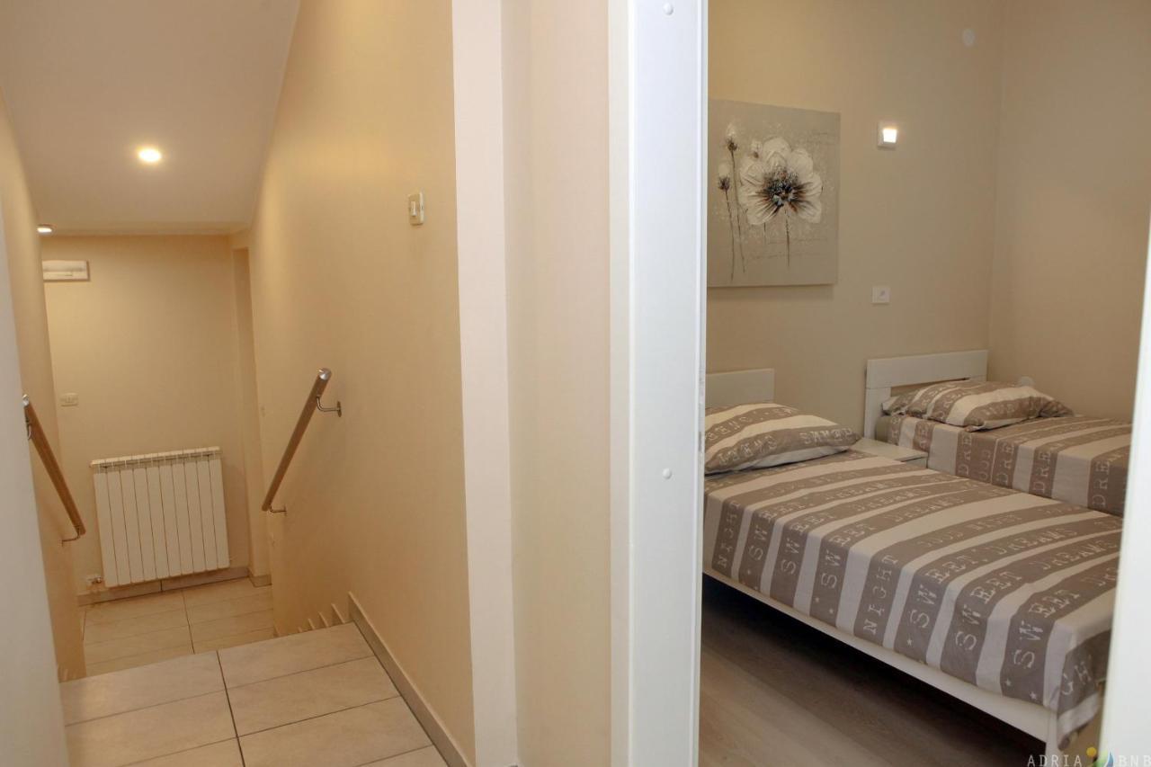 Spacious Izola Apartment Sl Bagian luar foto